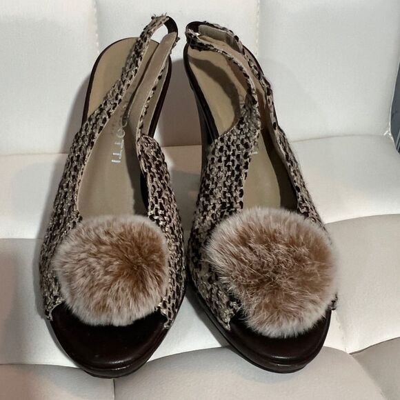 Via Condotti | Tweed Sling Back Heels with Pom Pom - Picture 3 of 3